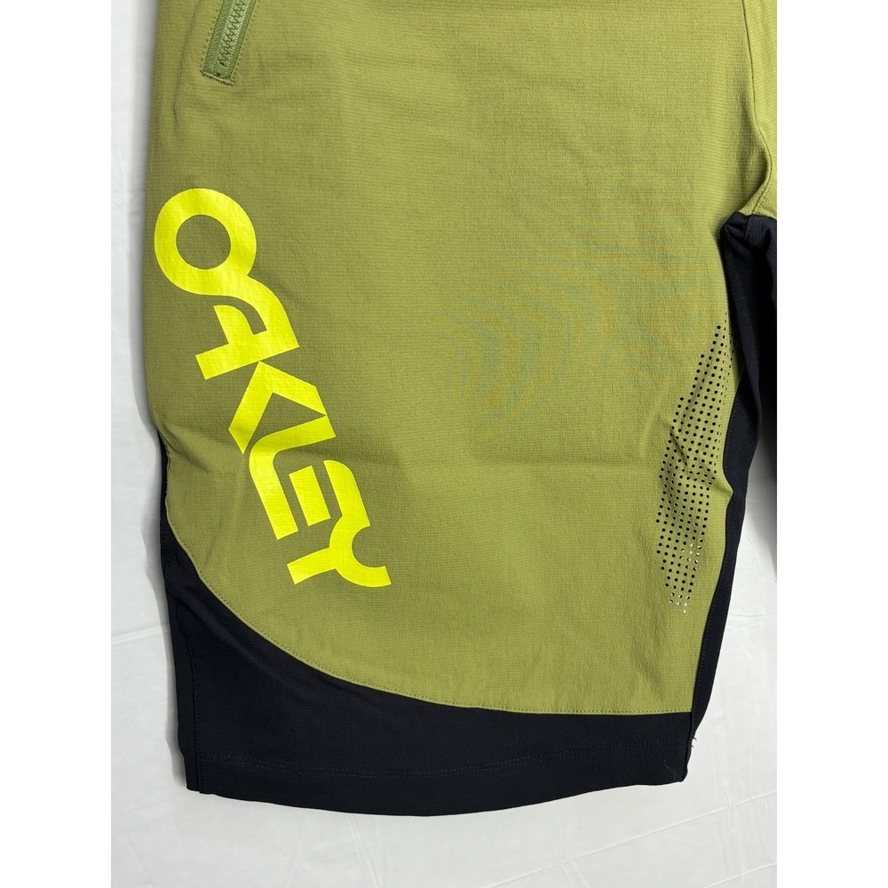 Oakley Maven‎ Scrub Short Mens Fern Logo Regular Fit Zipper Pockets Stretch 36 - Picture 7 of 16